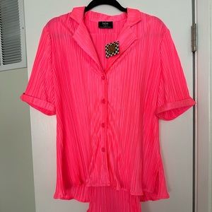 LALA ORIGINAL: Short Sleeve Plisse Set in Electric Pink
